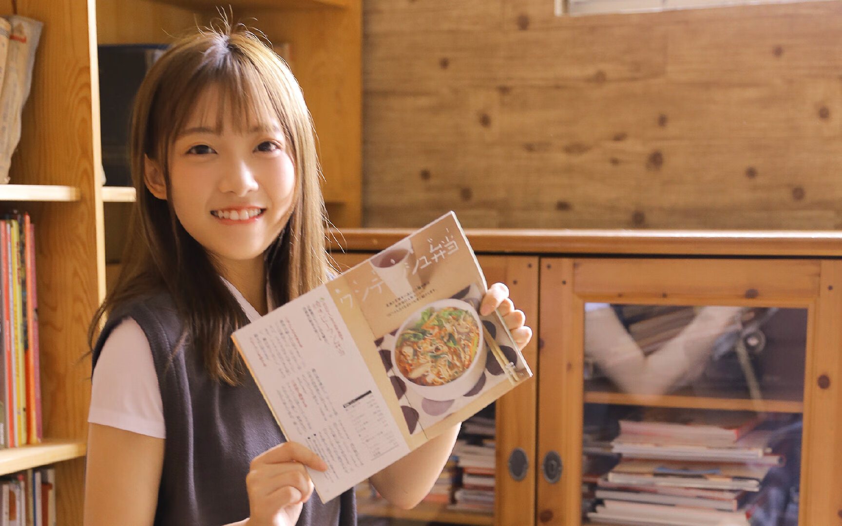 托桑·埃夫布奥姆万成为NBA全球球迷偶像,埃托奥和布冯相视一笑