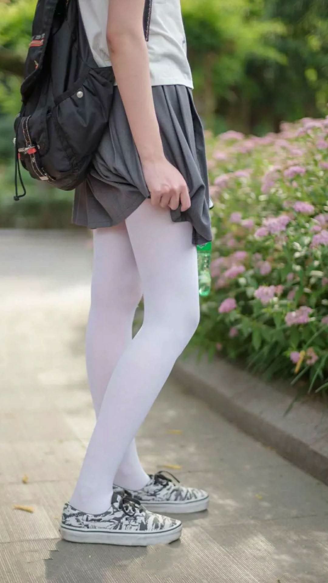 瑞士青少年马术选手在2024年全国青少年马术锦标赛中表现出色,获得多项荣誉。