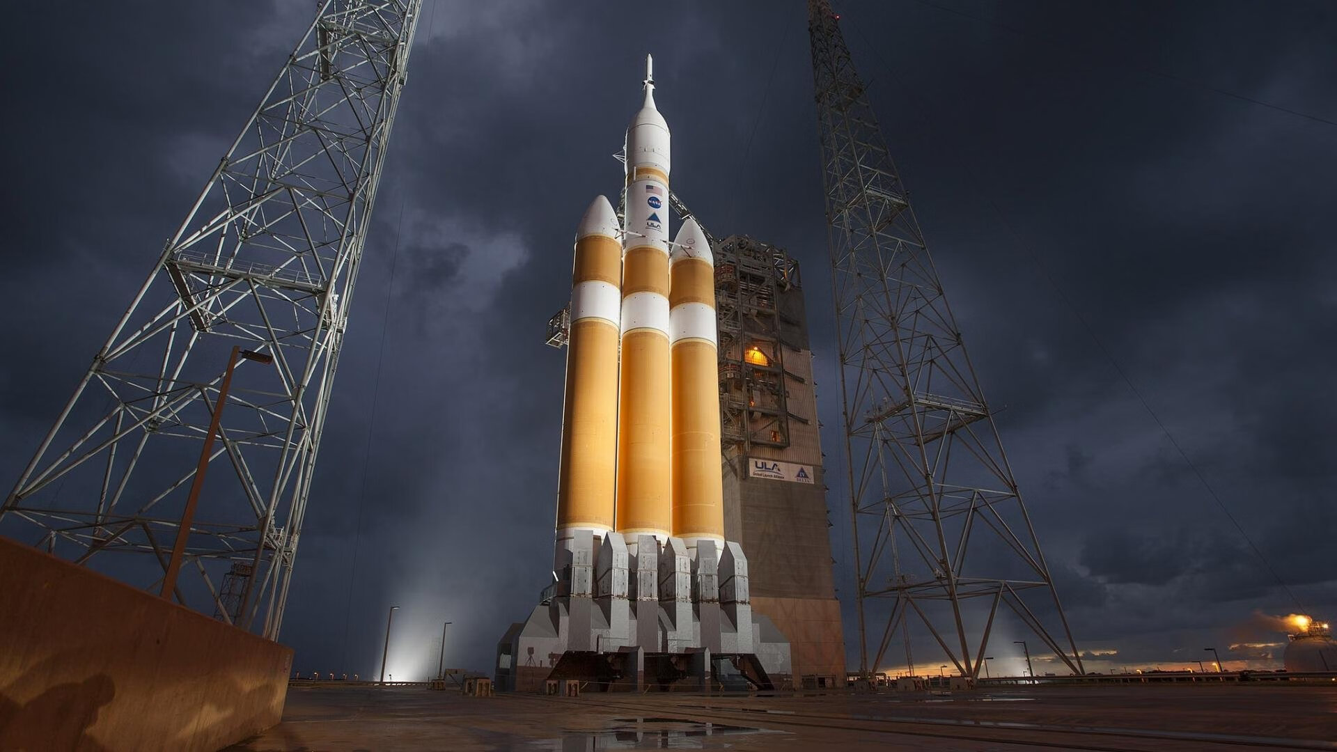 “东部新区迎来新奇竞技,六人制袋棍球赛场激烈对决”